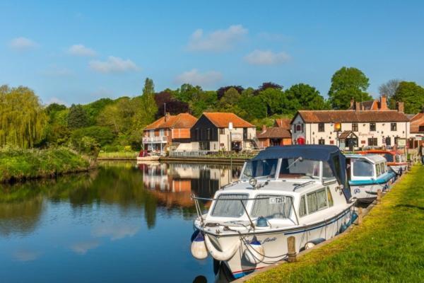 Stylish 2 Bed Apartment Next To The Norfolk Broads Coltishall Exterior foto